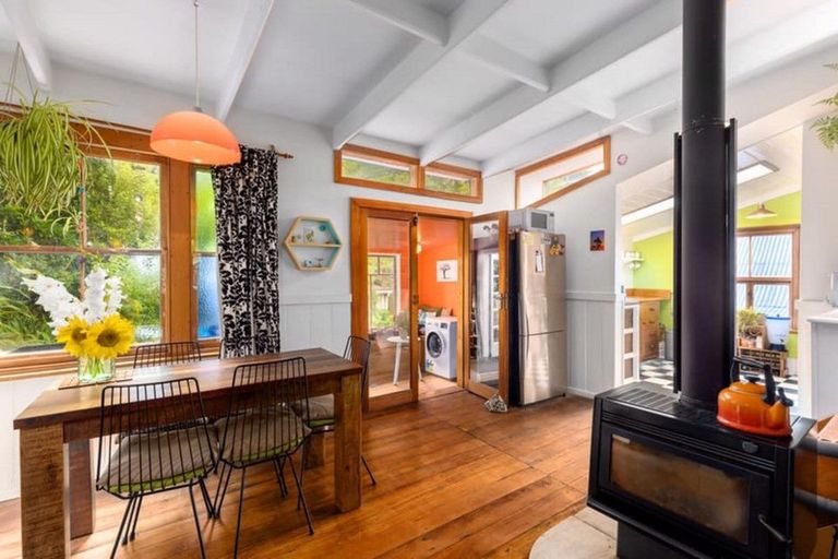 Photo of property in 38 Voelas Road, Lyttelton, 8082