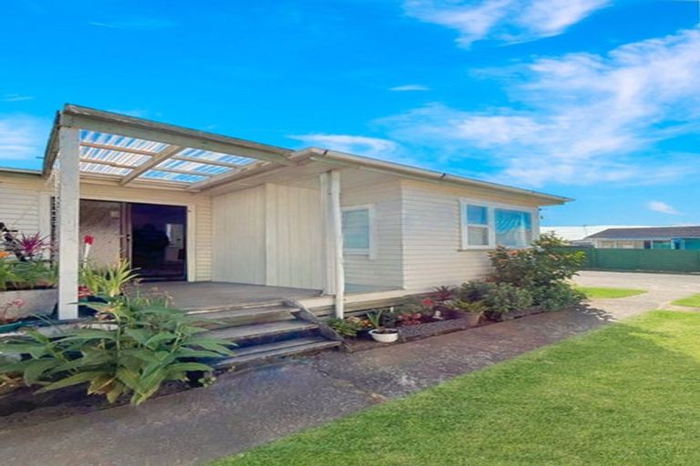 Photo of property in 106 Gloucester Road, Manurewa, Auckland, 2102