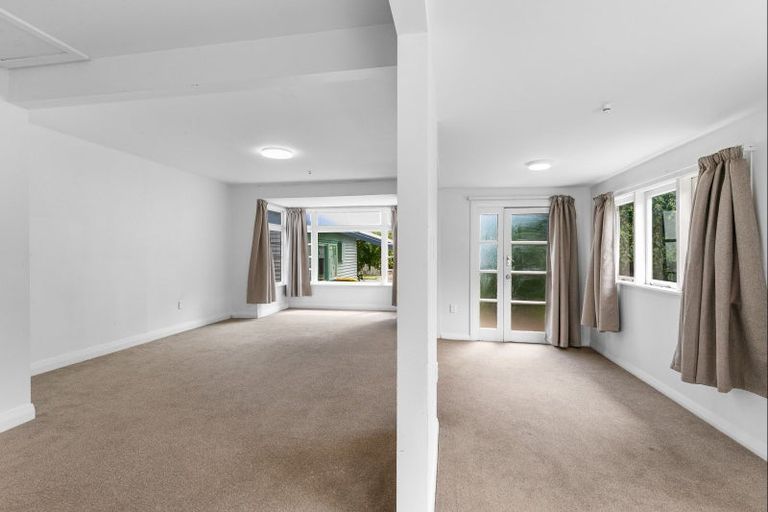 Photo of property in 88 Queenwood Road, Levin, 5510