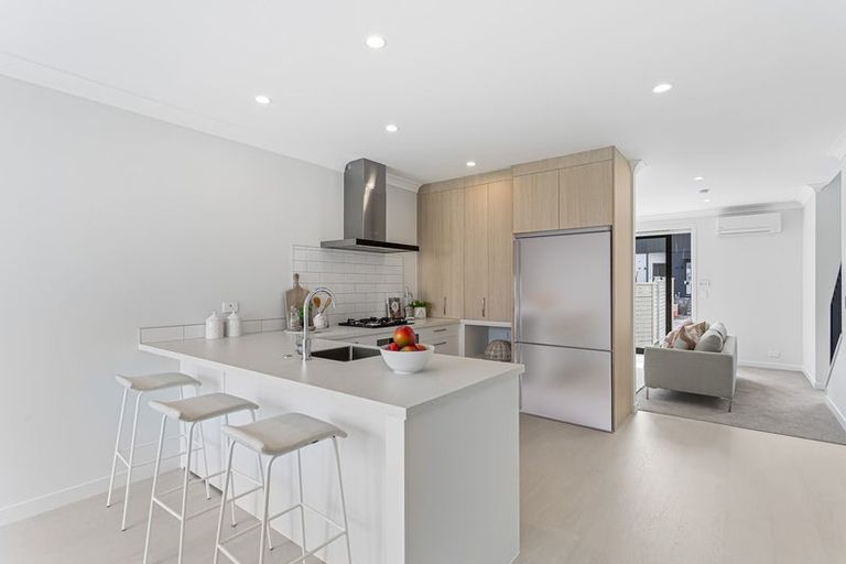 Photo of property in 10 Nuku Place, Manurewa, Auckland, 2102