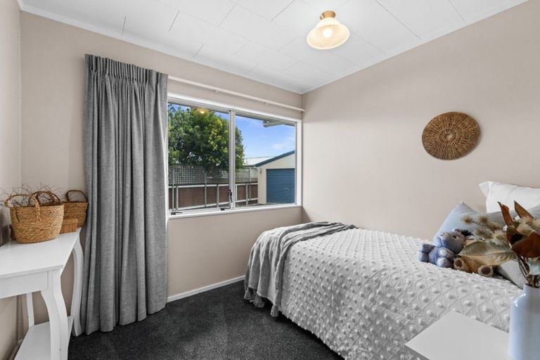 Photo of property in 10 Sutton Avenue, Clive, 4102