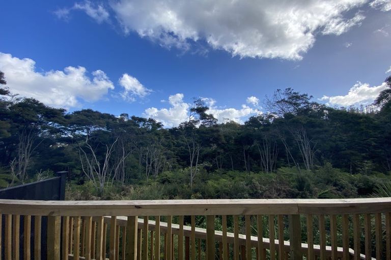 Photo of property in 35 Kaimai Avenue, Massey, Auckland, 0614