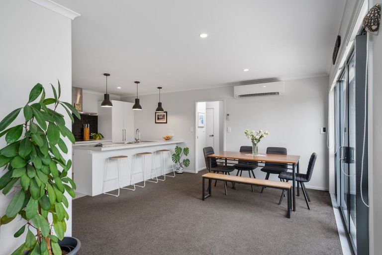 Photo of property in 2 Kahawai Close, Pyes Pa, Tauranga, 3112