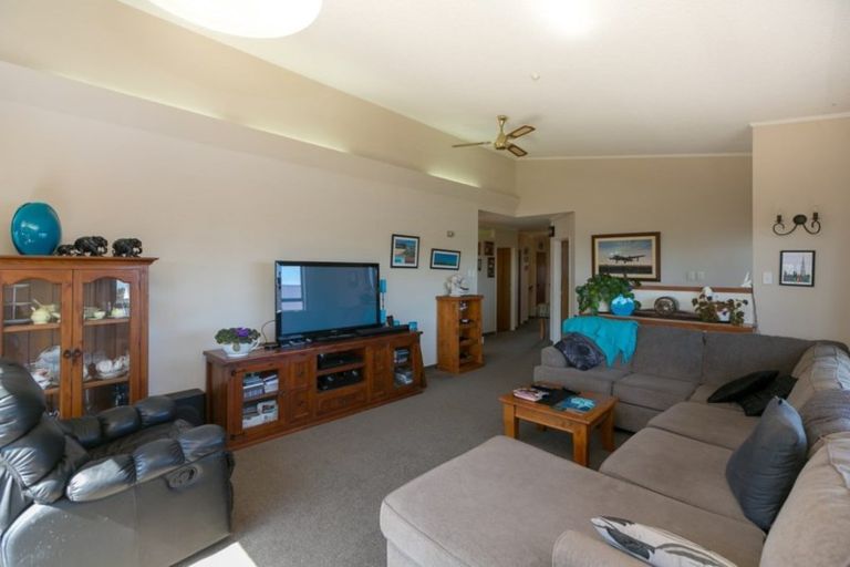 Photo of property in 86 Queens Road, Glen Avon, New Plymouth, 4312