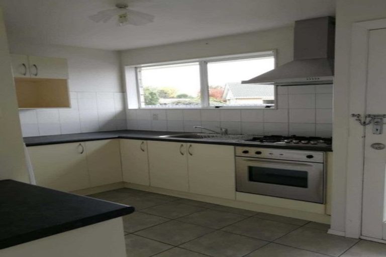 Photo of property in 22 Mckellar Place, Hornby, Christchurch, 8042