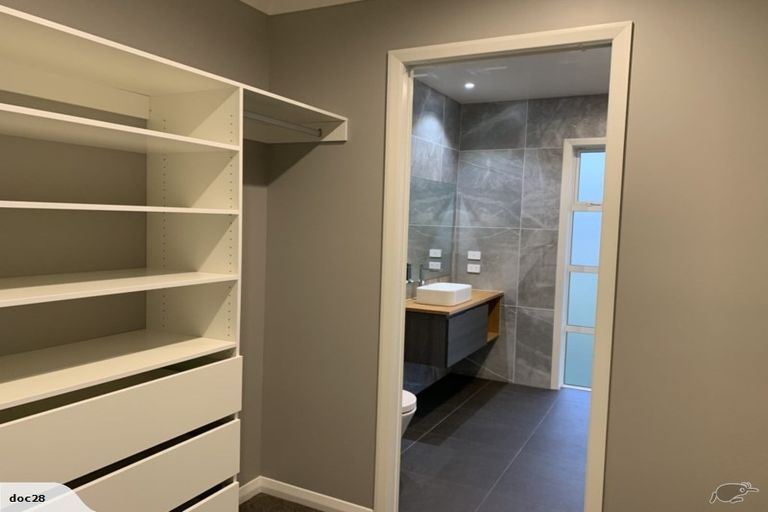 Photo of property in 8 Waitemata Drive, One Tree Point, 0118