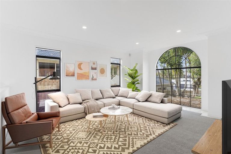 Photo of property in 48 Wiltshire Place, Somerville, Auckland, 2014