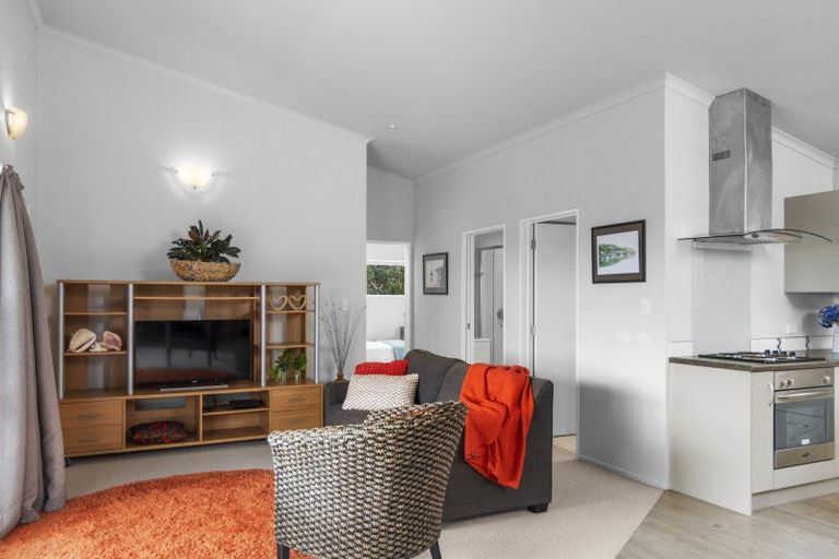 Photo of property in 32a Ruamoana Place, Omokoroa, 3114