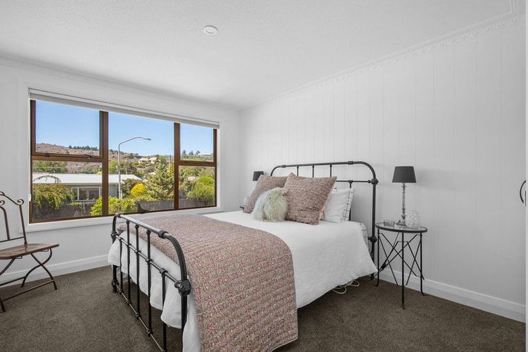 Photo of property in 2 Hart Place, Bridge Hill, Alexandra, 9320