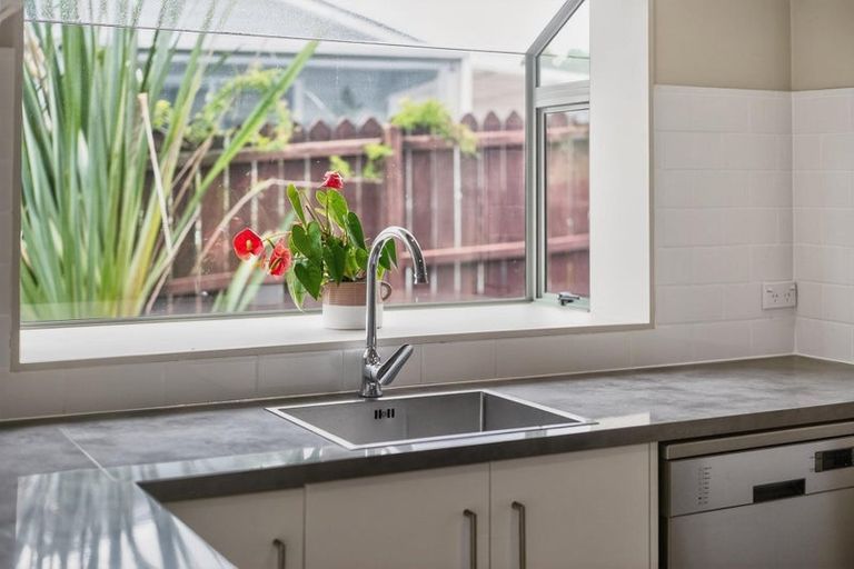 Photo of property in 23 Faram Place, Massey, Auckland, 0614