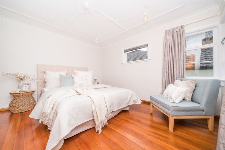 Photo of property in 12 Centennial Drive, Hokowhitu, Palmerston North, 4410