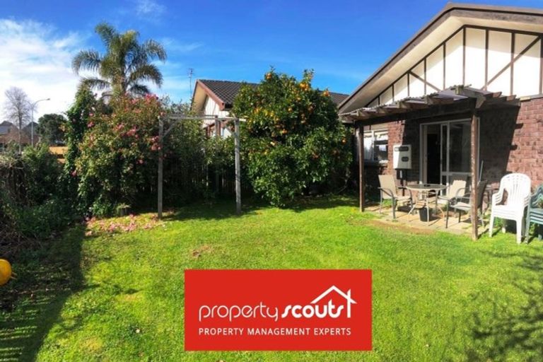 Photo of property in 2/7 Highland Park Drive, Highland Park, Auckland, 2010