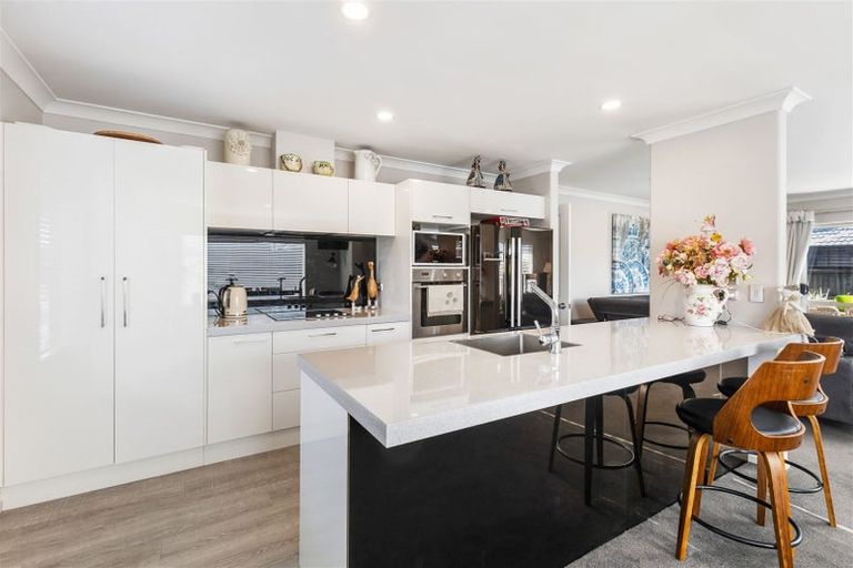 Photo of property in 5 Amoka Crescent, Parklands, Christchurch, 8083