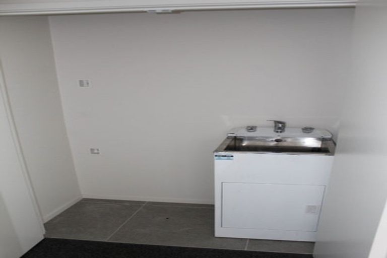 Photo of property in 25 Kamara Road, Glen Eden, Auckland, 0602