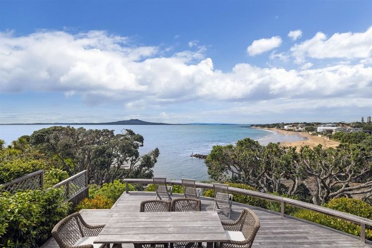 Photo of property in 1/3 Beach Road, Northcote Point, Auckland, 0627