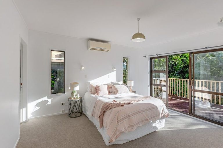 Photo of property in 16 Huia Street, Waikanae, 5036