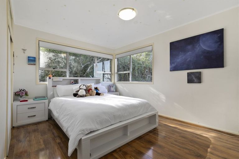 Photo of property in 19 Laurina Road, Sunnynook, Auckland, 0620