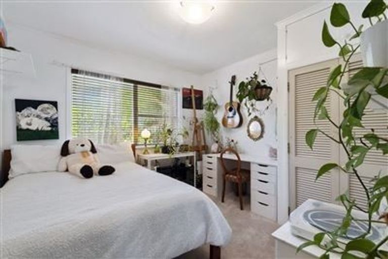 Photo of property in 35 Lynden Avenue, Hillcrest, Auckland, 0627