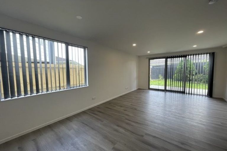 Photo of property in 15b Chadwick Crescent, Mangere East, Auckland, 2024