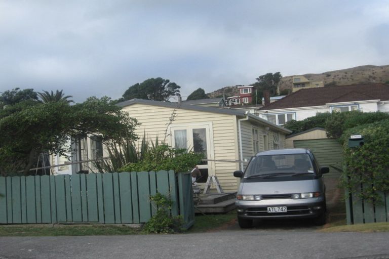 Photo of property in 77 The Parade, Paekakariki, 5034