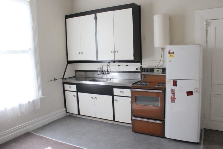 Photo of property in 1 Phillips Street, Kensington, Dunedin, 9011