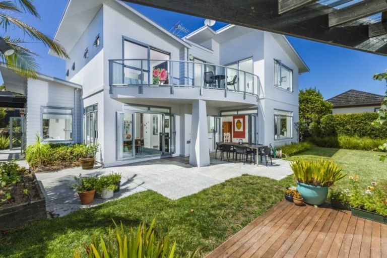 Photo of property in 13 Kittiwake Drive, Schnapper Rock, Auckland, 0632