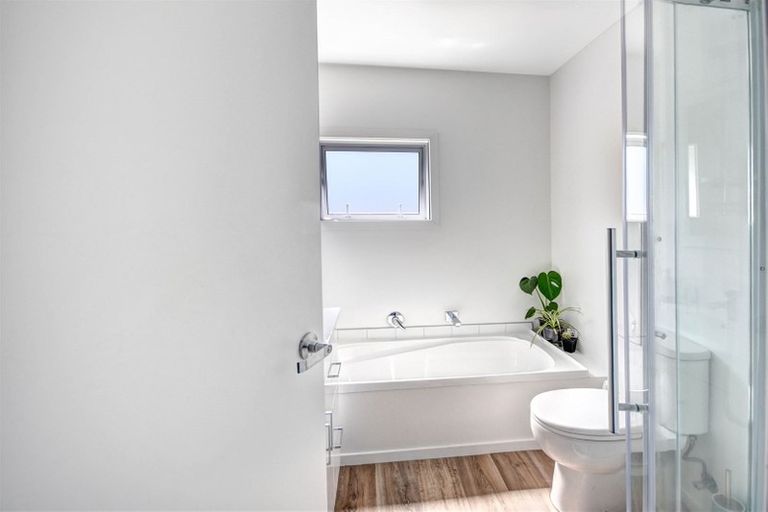 Photo of property in 15 West Avenue, Saint Clair, Dunedin, 9012