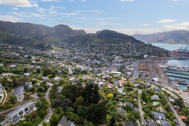 Photo of property in 18 Dudley Road, Lyttelton, 8082