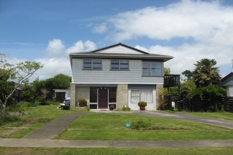 Photo of property in 4 Kopara Place, Clendon Park, Auckland, 2103