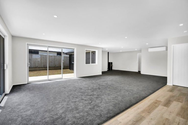 Photo of property in 9 Midsummer Avenue, Stratford, 4332