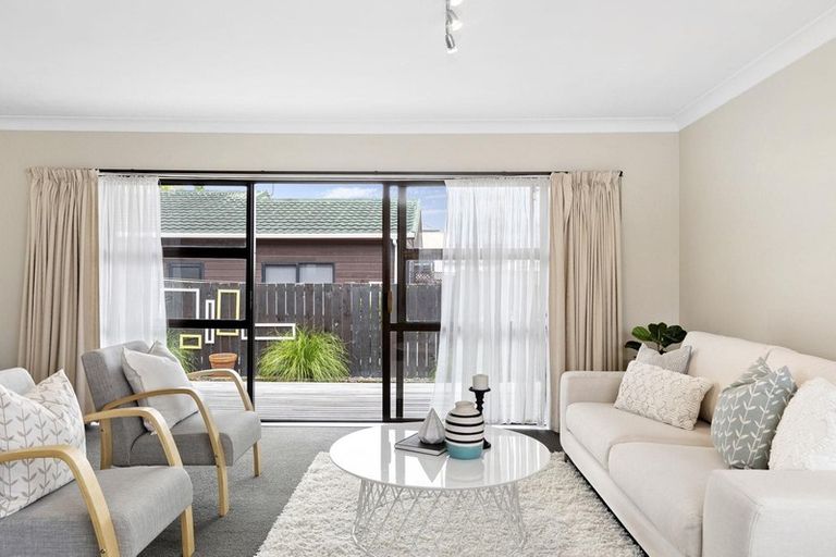 Photo of property in 10a Walmer Road, Point Chevalier, Auckland, 1022