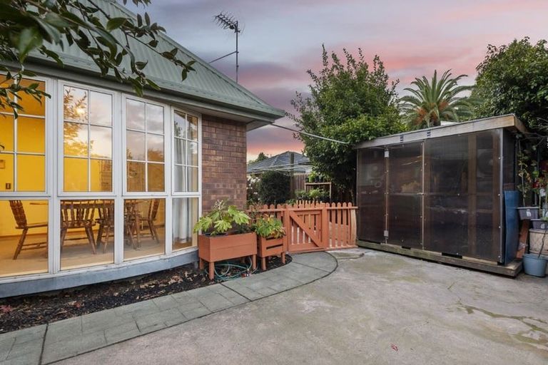 Photo of property in 2 Curletts Road, Sockburn, Christchurch, 8042