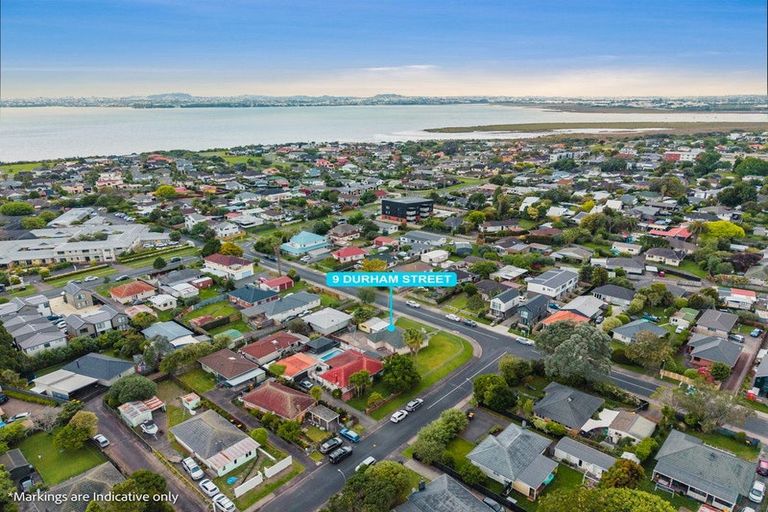 Photo of property in 9 Durham Street, Te Atatu Peninsula, Auckland, 0610