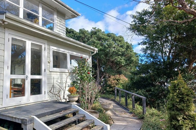 Photo of property in 22 Grass Street, Roseneath, Wellington, 6011