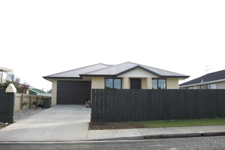 Photo of property in 37 Vogel Place, Waikiwi, Invercargill, 9810