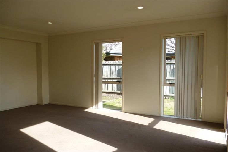 Photo of property in 20 Linkwater Way, Parklands, Christchurch, 8083
