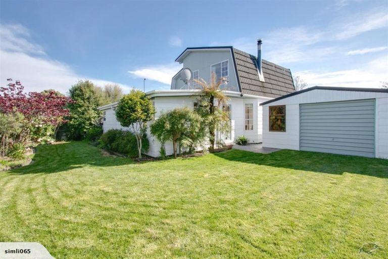 Photo of property in 5 Gow Avenue, Haumoana, 4102