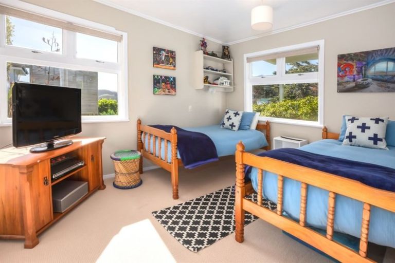 Photo of property in 4 Taupo Crescent, Plimmerton, Porirua, 5026