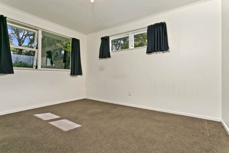 Photo of property in 7 Tahu Crescent, Sunnynook, Auckland, 0620