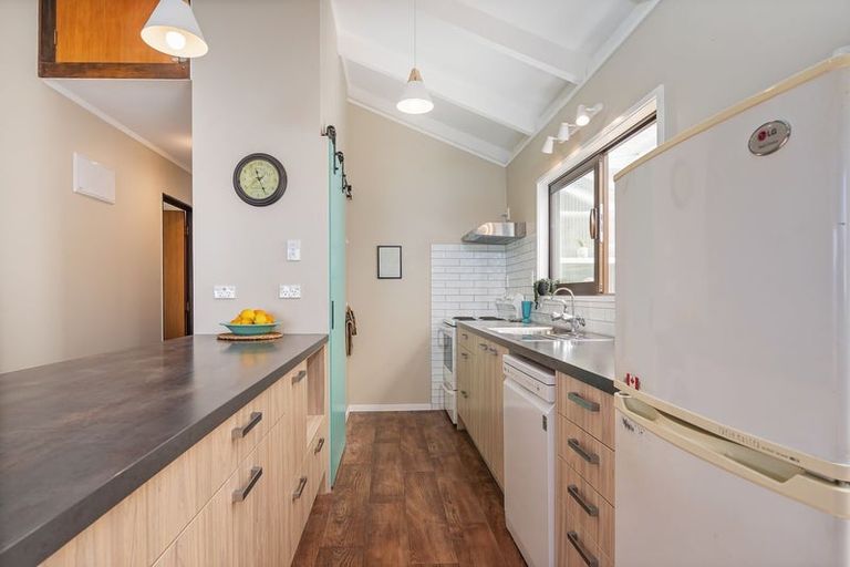 Photo of property in 72 Ocean Beach Road, Tairua, 3508