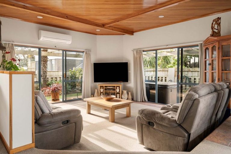 Photo of property in 345a Oceanbeach Road, Mount Maunganui, 3116