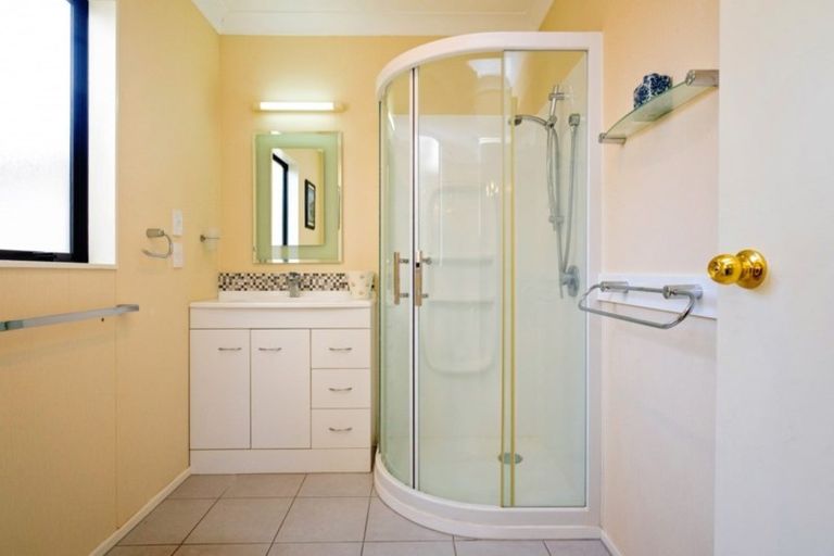 Photo of property in 10 Meeanee Quay, Westshore, Napier, 4110