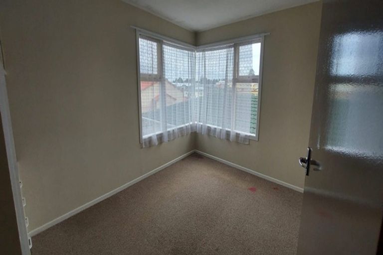 Photo of property in 26 Ray Small Drive, Papakura, 2110