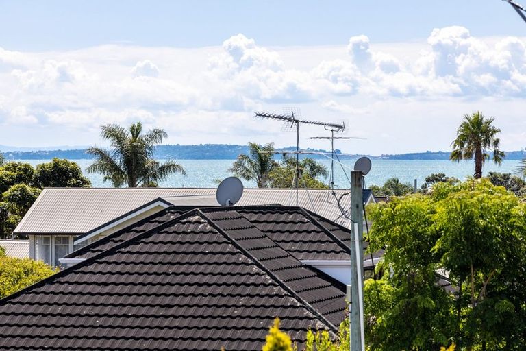 Photo of property in 4/62 Kitchener Road, Milford, Auckland, 0620