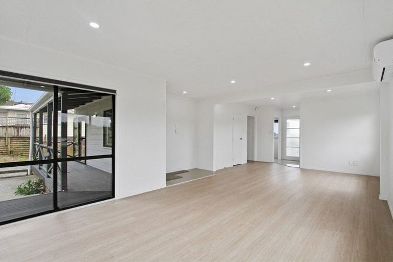 Photo of property in 46 Peverill Crescent, Papatoetoe, Auckland, 2025