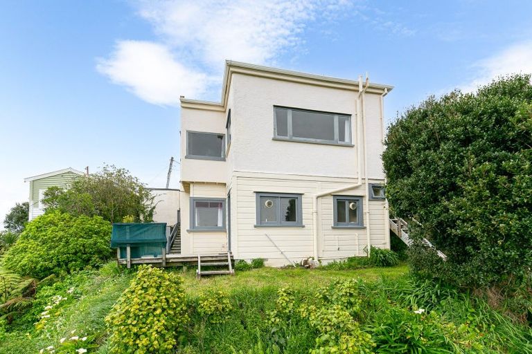 Photo of property in 90 Farnham Street, Mornington, Wellington, 6021