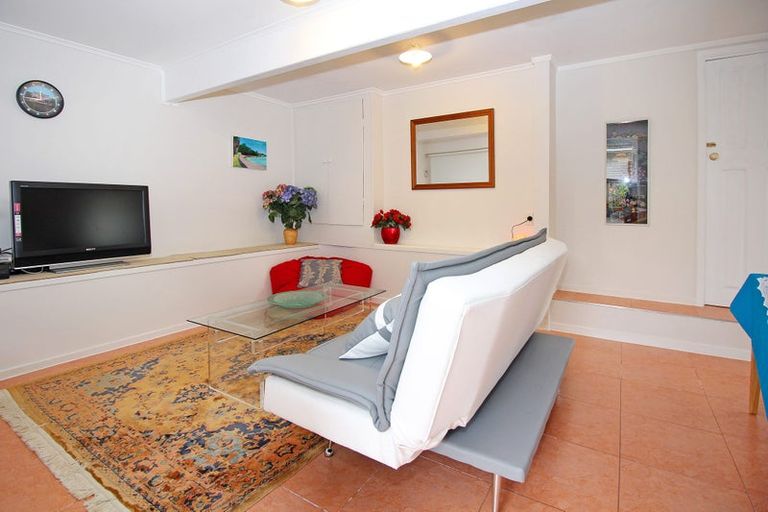 Photo of property in 37 Larne Avenue, Pakuranga Heights, Auckland, 2010