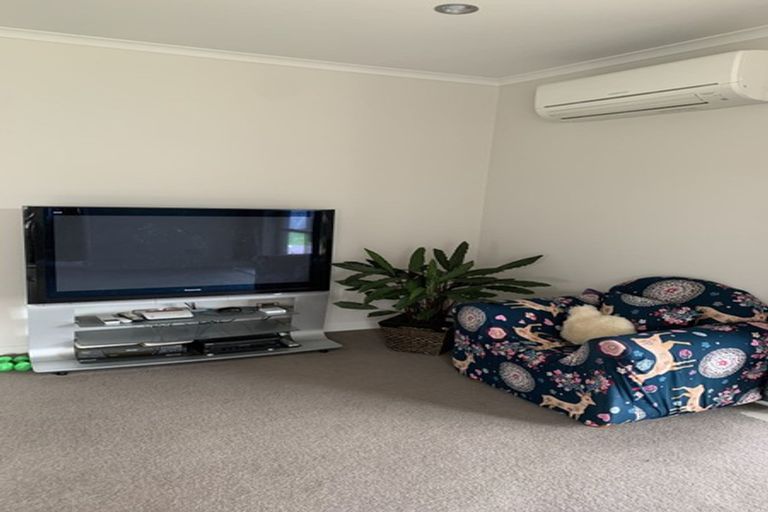 Photo of property in 37 Piwakawaka Court, Rototuna North, Hamilton, 3210