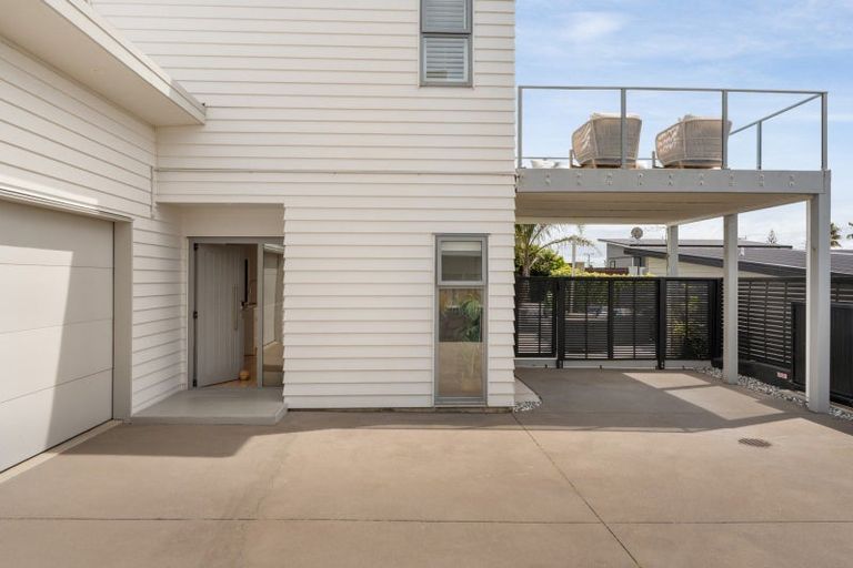 Photo of property in 1330b Papamoa Beach Road, Papamoa Beach, Papamoa, 3118