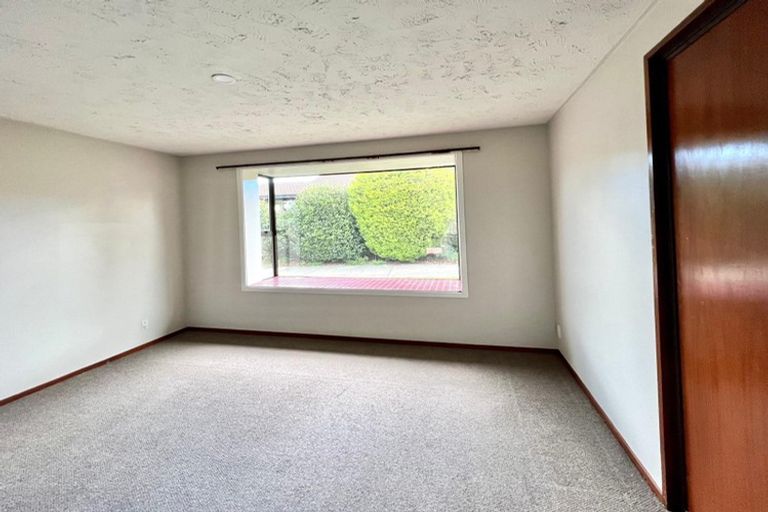 Photo of property in 9 Montclare Avenue, Ilam, Christchurch, 8041